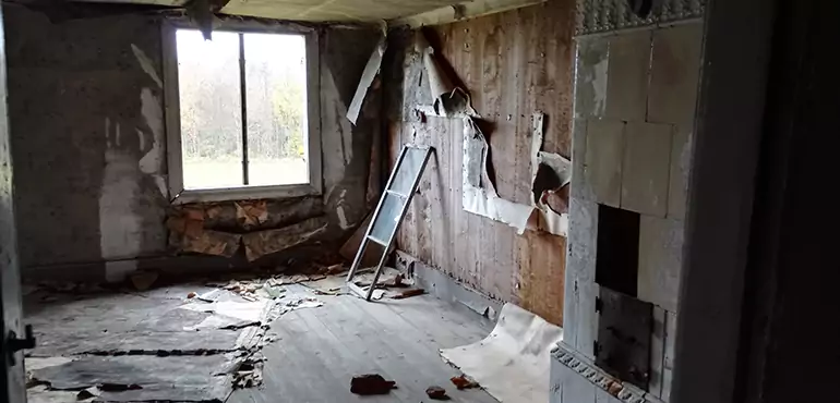 Why Selling a Distressed House Through Traditional Methods Fails in Le Mars